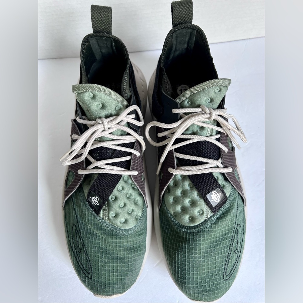 Nike Men’s Huarache-Type Size 13 - Picture 4 of 10